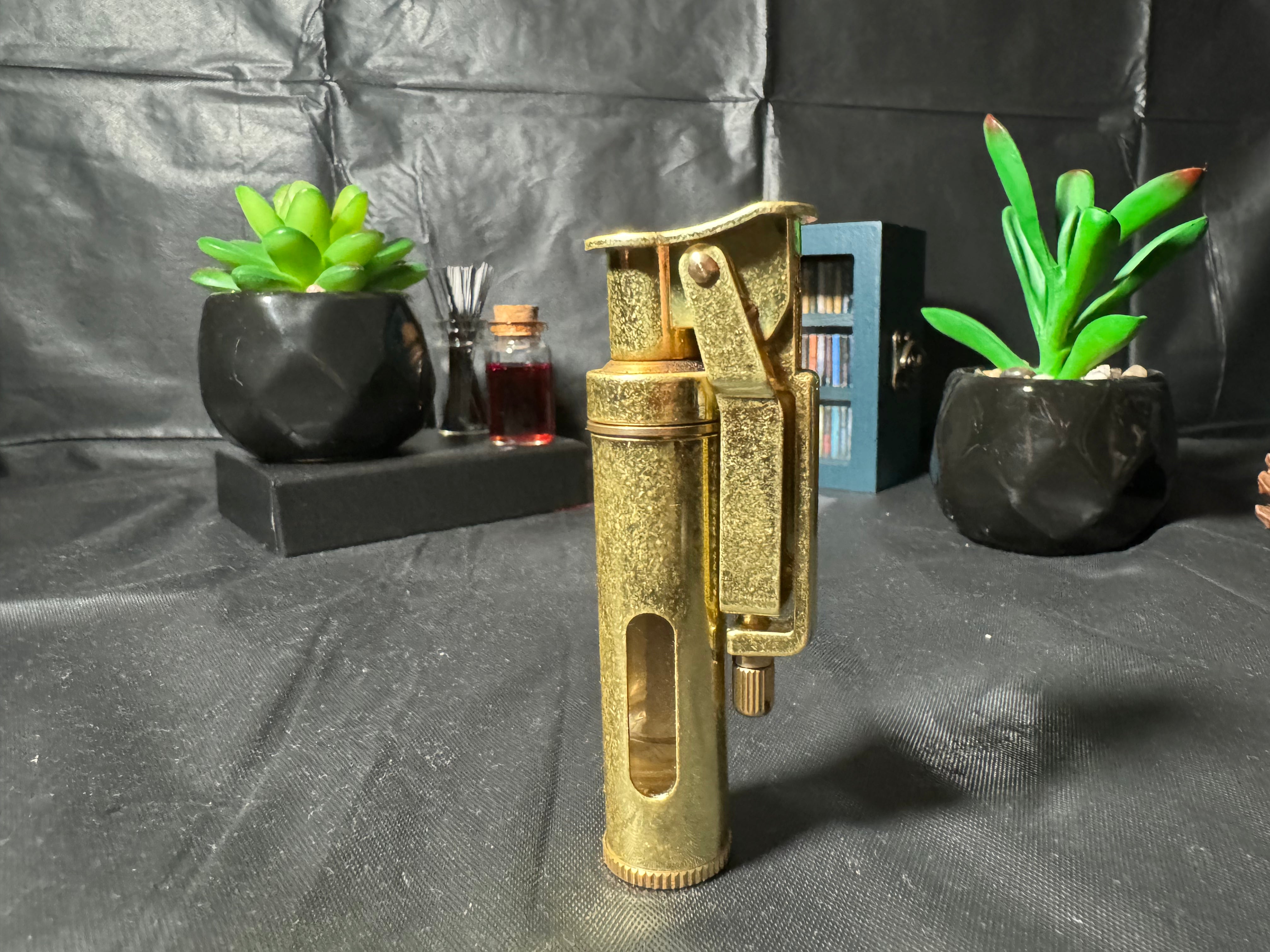 Retro Trench Lighter